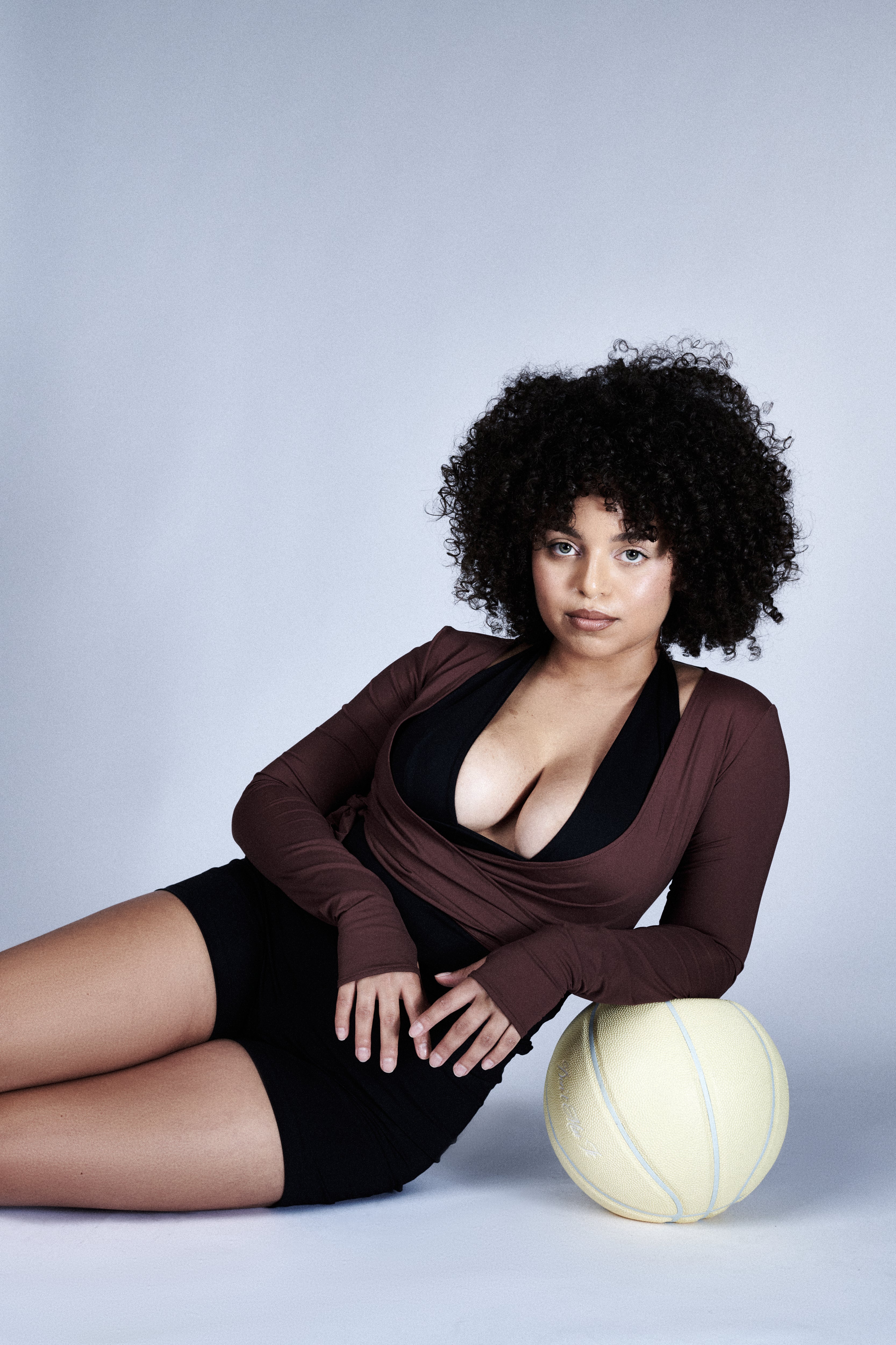 LEA – Halter Deep Top